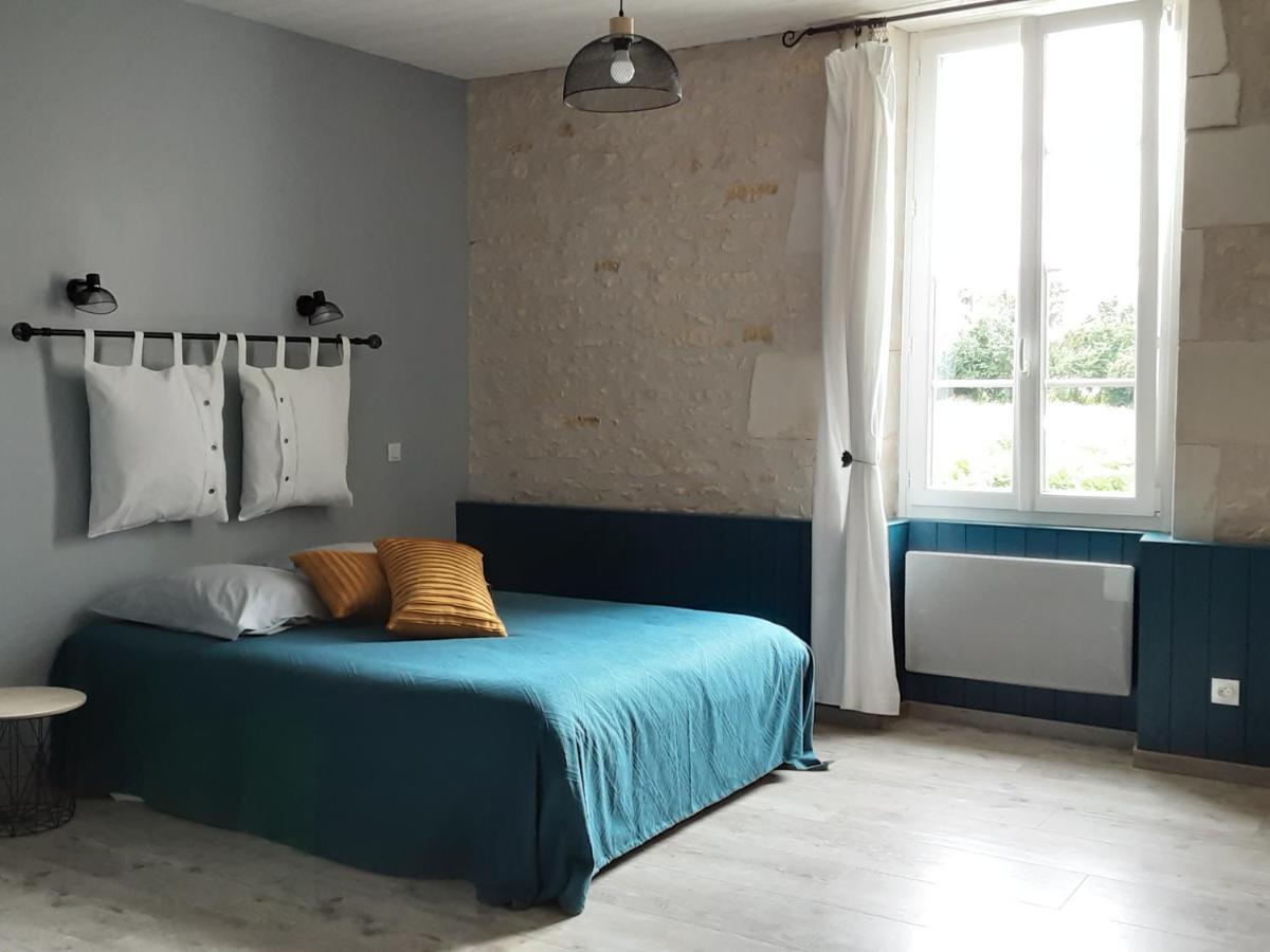 La Tourterelle Apartment Thaims Exterior photo